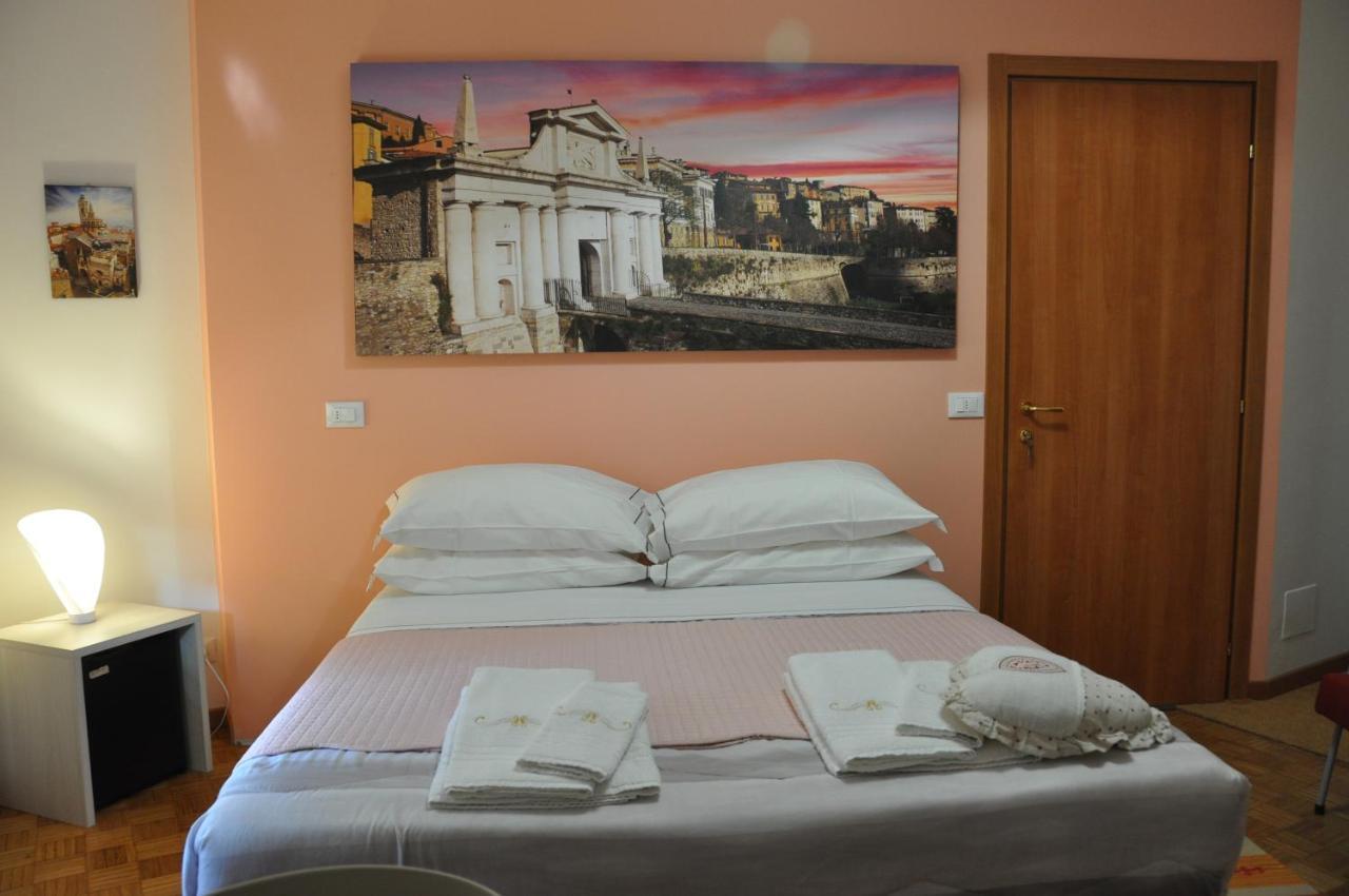 Citywalls Guest House Bergamo Luaran gambar